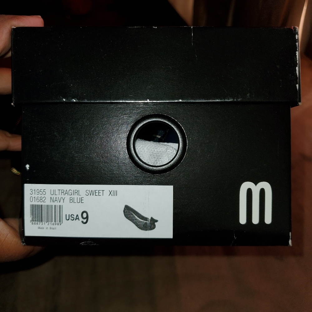 Shoes - Picture 3 of 6